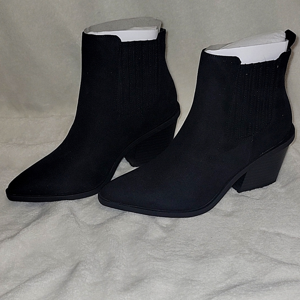 JustFab 2in Black Booties - Picture 4 of 4